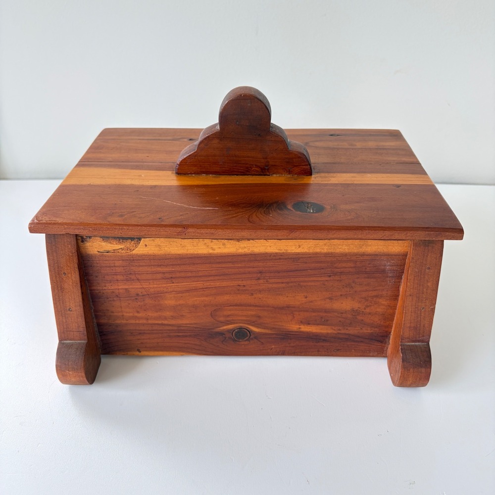 Vintage Handcrafted Cedar Wood Keepsake Box Rustic Aromatic Storage Chest Lid